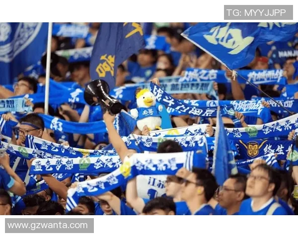 足球到货了快来抢购全新款式和球迷周边商品尽享运动激情与乐趣